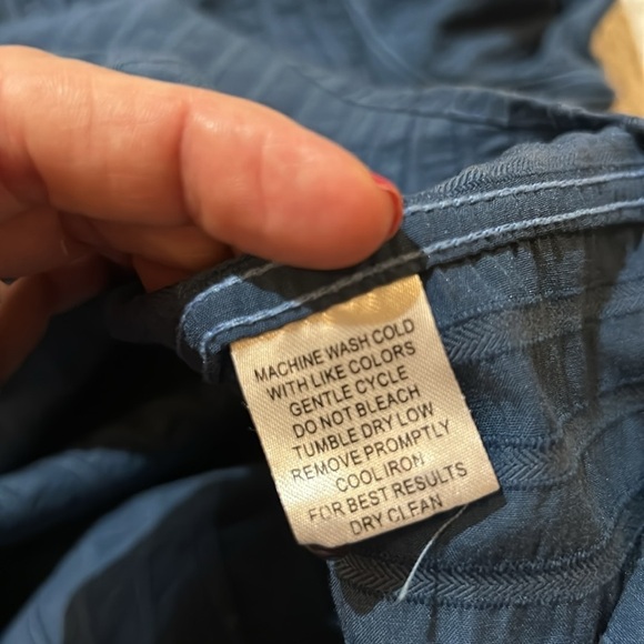 Duke’s Button Down. XL - Picture 9 of 9